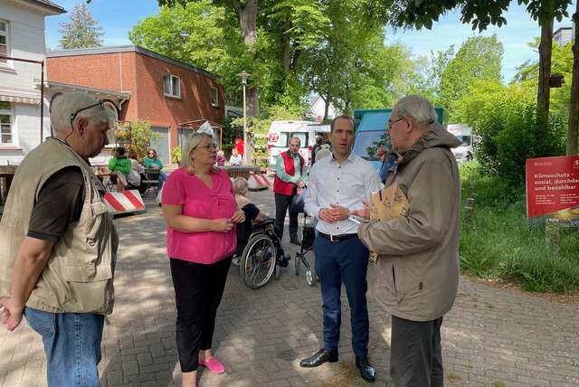 Wahlkreistour: Mit Dennis Thering in Lokstedt