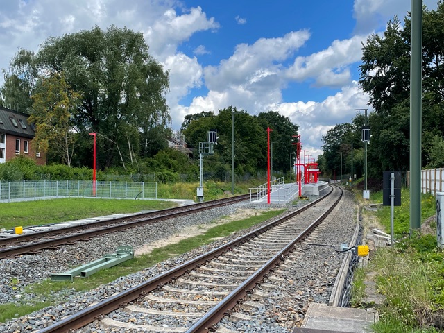 „Geisterbahnhof“ Schnelsen Süd: Kommt doch ein 3. Zugang?