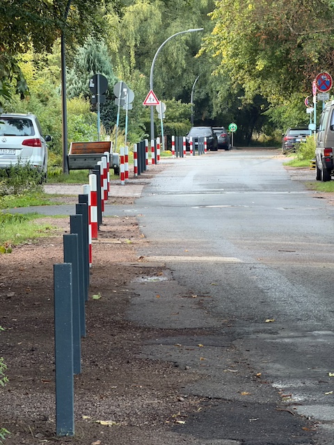 Nachgefragt: Poller im Röthmoorweg